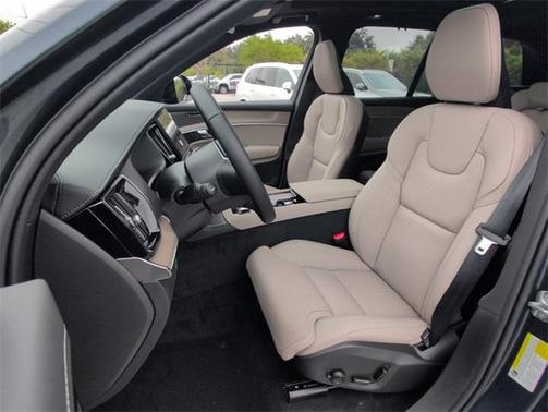 2026 Volvo XC90 B6 Ultra Dark Theme 7-Seater
