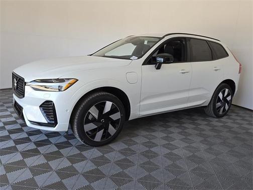 2025 Volvo XC60 Plug-In Hybrid T8 Plus