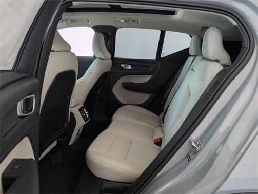 2026 Volvo XC40 B5 Plus