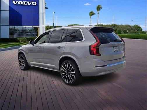 2026 Volvo XC90 B6 Plus 7-Seater
