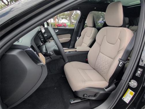 2026 Volvo XC60 Plug-In Hybrid T8 Plus