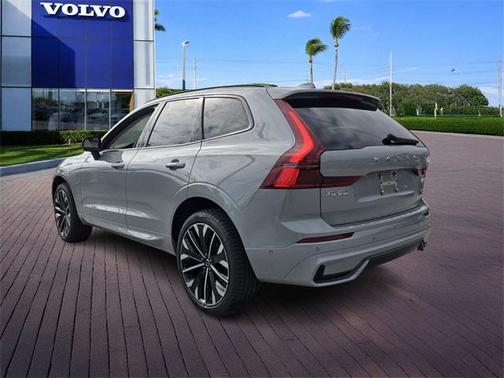 2026 Volvo XC60 B5 Ultra