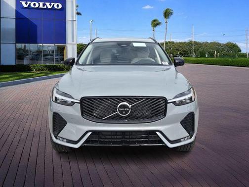 2026 Volvo XC60 B5 Ultra
