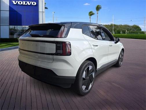 2026 Volvo EX30 Twin Motor Plus