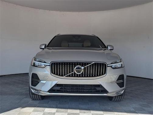 2023 Volvo XC60 B5 Ultimate Bright Theme