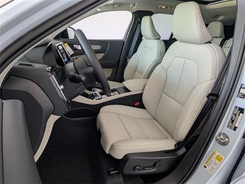 2026 Volvo XC40