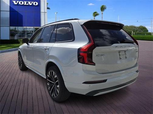 2026 Volvo XC90 B6 Ultra Dark Theme 7-Seater