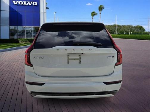 2026 Volvo XC90 B6 Ultra Dark Theme 7-Seater