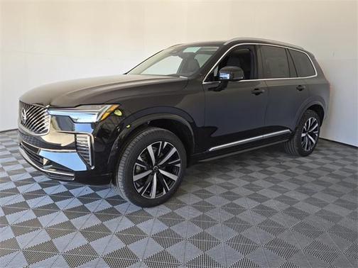 2025 Volvo XC90 B5 Core