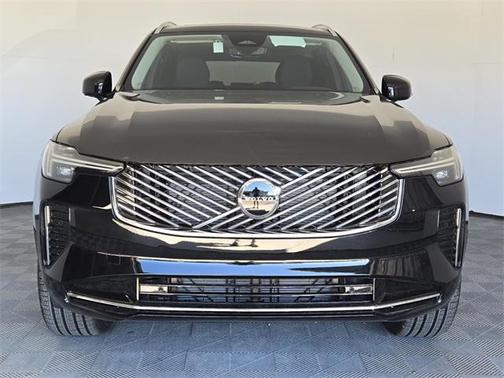 2025 Volvo XC90 B5 Core