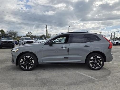 2026 Volvo XC60 B5 Plus