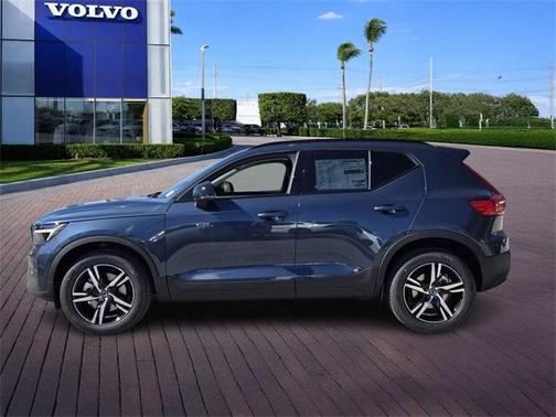 2026 Volvo XC40 B5 Core