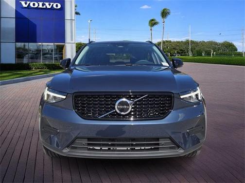 2026 Volvo XC40 B5 Core