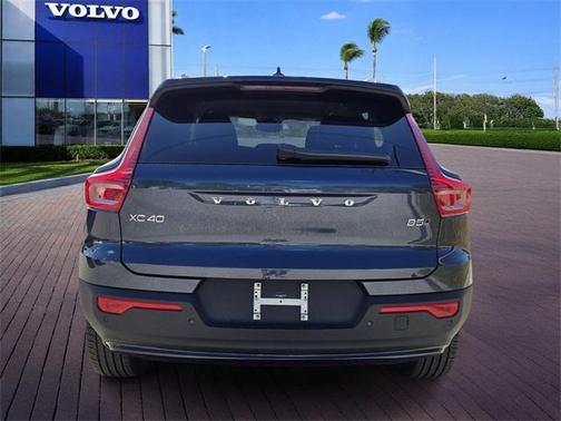 2026 Volvo XC40 B5 Core