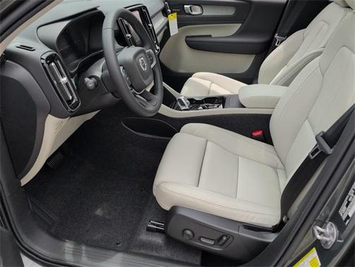 2026 Volvo XC40