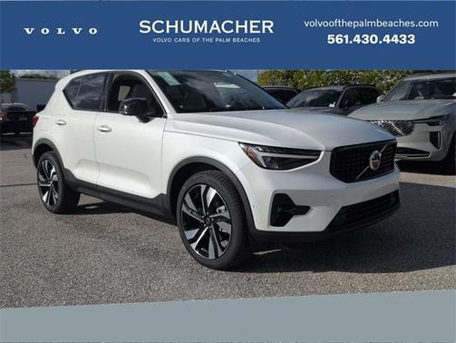 2026 Volvo XC40 B5 Plus