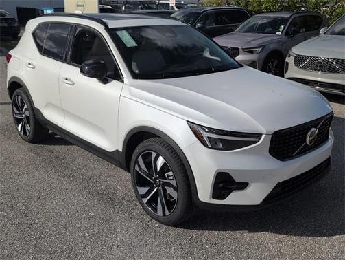 2026 Volvo XC40 B5 Plus