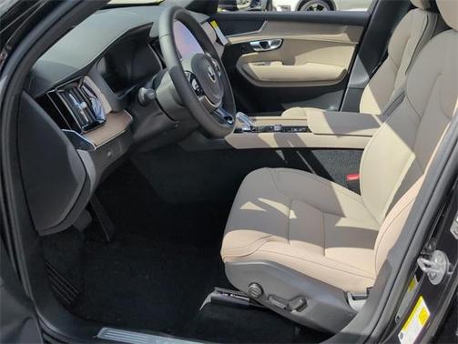 2026 Volvo XC90 B5 Plus 7-Seater