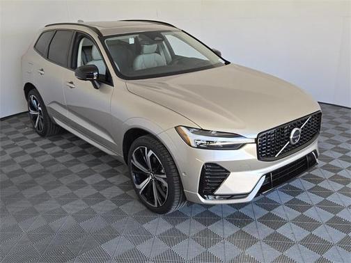 2025 Volvo XC60 B5 Ultra