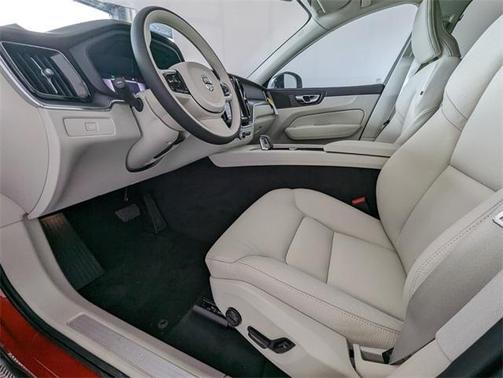 2025 Volvo XC60 B5 Core
