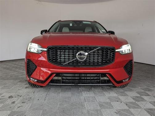 2025 Volvo XC60 B5 Core