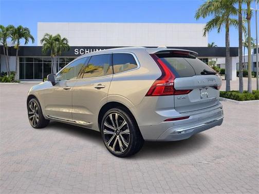 2023 Volvo XC60 B5 Ultimate Bright Theme