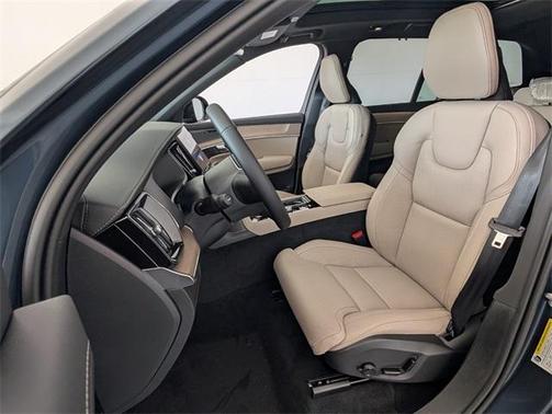 2026 Volvo XC90 B6 Ultra Dark Theme 7-Seater