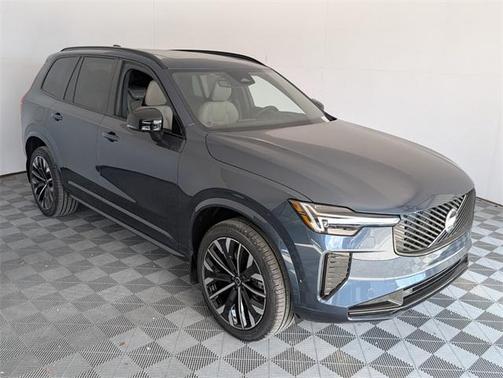 2026 Volvo XC90 B6 Ultra Dark Theme 7-Seater