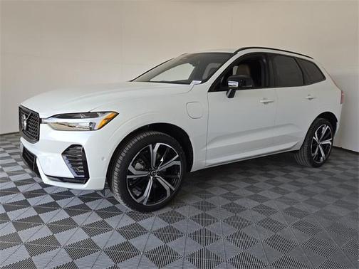 2025 Volvo XC60 Plug-In Hybrid T8 Ultra