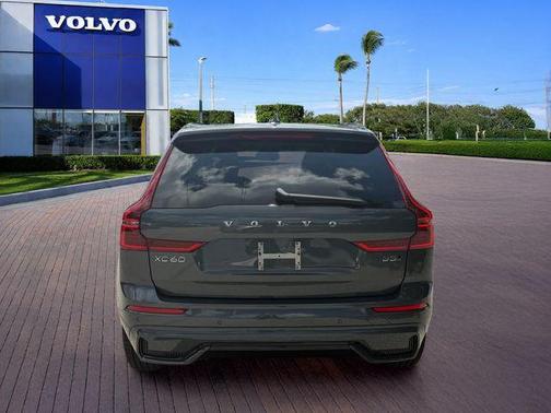 Forest Green 2026 Volvo XC60 B5 Core