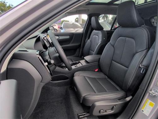 2026 Volvo XC40 B5 Plus