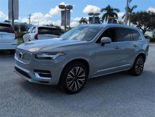 2025 Volvo XC90 Plug-In Hybrid T8 Core 7-Seater