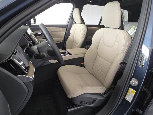 2025 Volvo XC90 Plug-In Hybrid T8 Plus 7-Seater