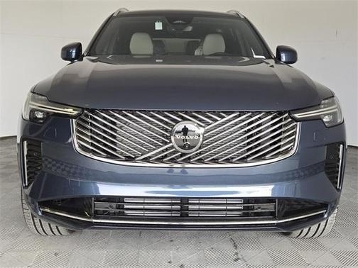 2025 Volvo XC90 Plug-In Hybrid T8 Plus 7-Seater
