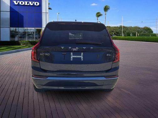 2026 Volvo XC90 B6 Plus 7-Seater