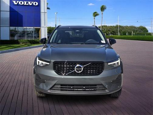 2026 Volvo XC40 B5 Core