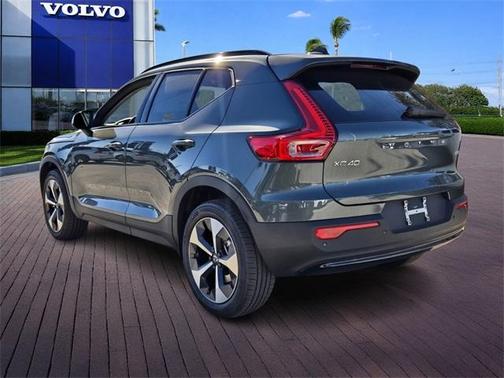 2026 Volvo XC40 B5 Core
