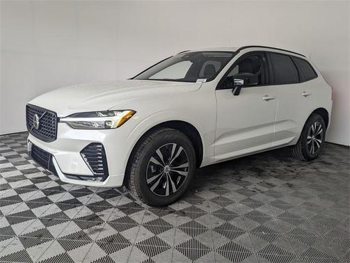2025 Volvo XC60 B5 Plus