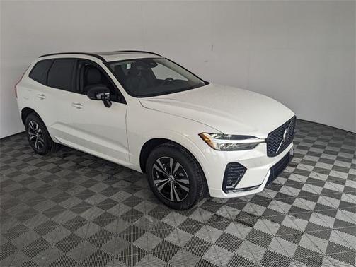 2025 Volvo XC60 B5 Plus