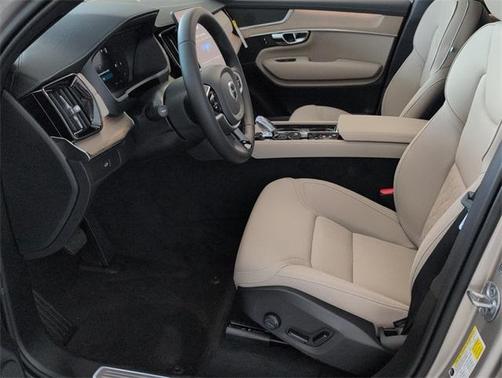 2026 Volvo XC90 B5 Core
