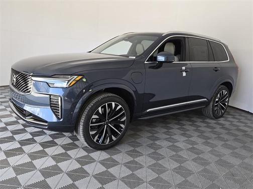 2025 Volvo XC90 Plug-In Hybrid T8 Plus 7-Seater