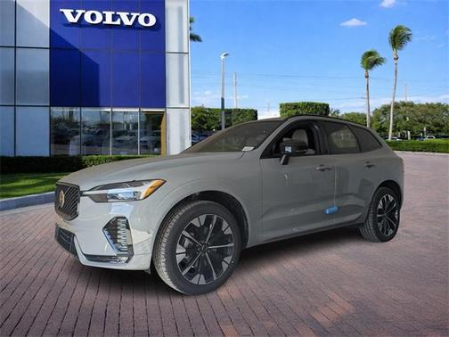 2026 Volvo XC60 B5 Plus