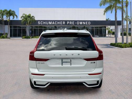 Crystal White Metallic 2024 Volvo XC60 B5 Ultimate Dark Theme