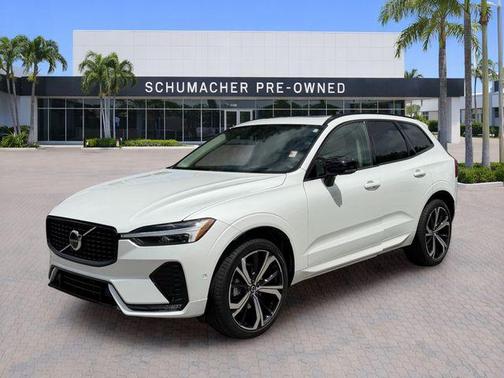 Crystal White Metallic 2024 Volvo XC60 B5 Ultimate Dark Theme