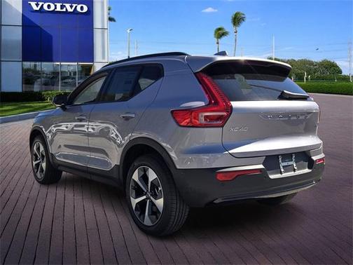 2026 Volvo XC40 B5 Plus