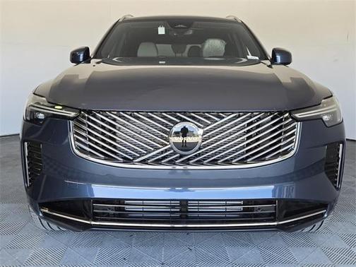 2025 Volvo XC90 Plug-In Hybrid T8 Core 7-Seater