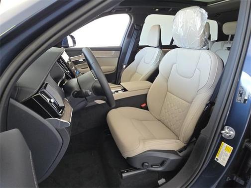 2025 Volvo XC90 Plug-In Hybrid T8 Core 7-Seater