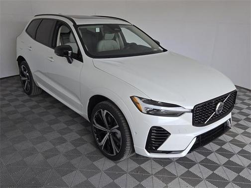2025 Volvo XC60 Plug-In Hybrid T8 Ultra