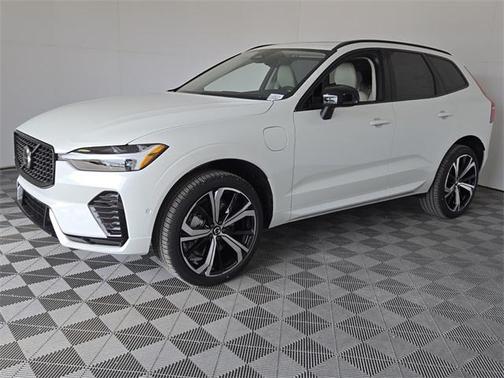 2025 Volvo XC60 Plug-In Hybrid T8 Ultra