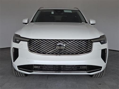 2025 Volvo XC90 B6 Plus 7-Seater